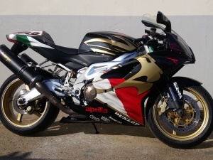 aprilia rsv 1000 2005