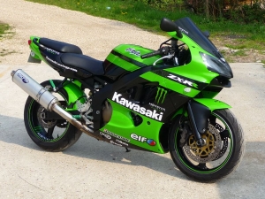 ZX9R GP replica